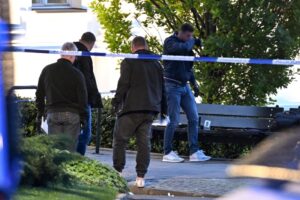 07.05.2025. Warszawa. Działania służb na terenie Kampusu Głównego UW w Warszawie / Fot. PAP/Radek Pietruszka