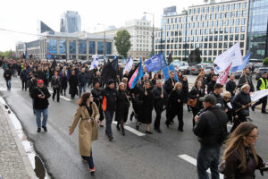 10.05.2025. Warszawa. Marsz medyków przeciw przemocy / Fot. PAP/Rafał Guz