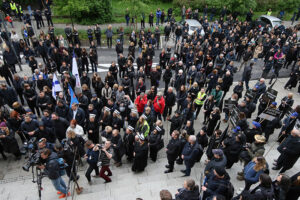 10.05.2025. Warszawa. Marsz medyków przeciw przemocy / Fot. PAP/Rafał Guz