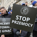 10.05.2025. Warszawa. Marsz medyków przeciw przemocy / Fot. PAP/Rafał Guz