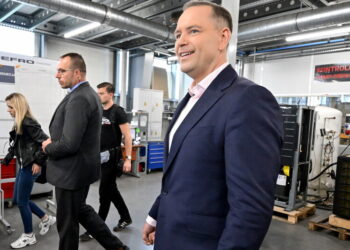 PiS składa zawiadomienie ws. poświadczeń Nawrockiego, Mentzen apeluje o głosowanie zgodnie z sumieniem