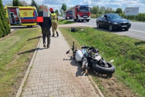 Wypadek podczas zawracania. Ranny motocyklista