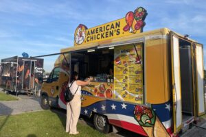03.05.2025. Sandomierz. Festiwal food trucków / Fot. Grażyna Szlęzak - Radio Kielce