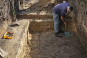 Prace archeologiczne przy Pałacu Wielopolskich w Częstocicach / źródło: Pałac Wielopolskich w Częstocicach - Facebook