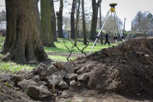 Prace archeologiczne przy Pałacu Wielopolskich w Częstocicach / źródło: Pałac Wielopolskich w Częstocicach - Facebook