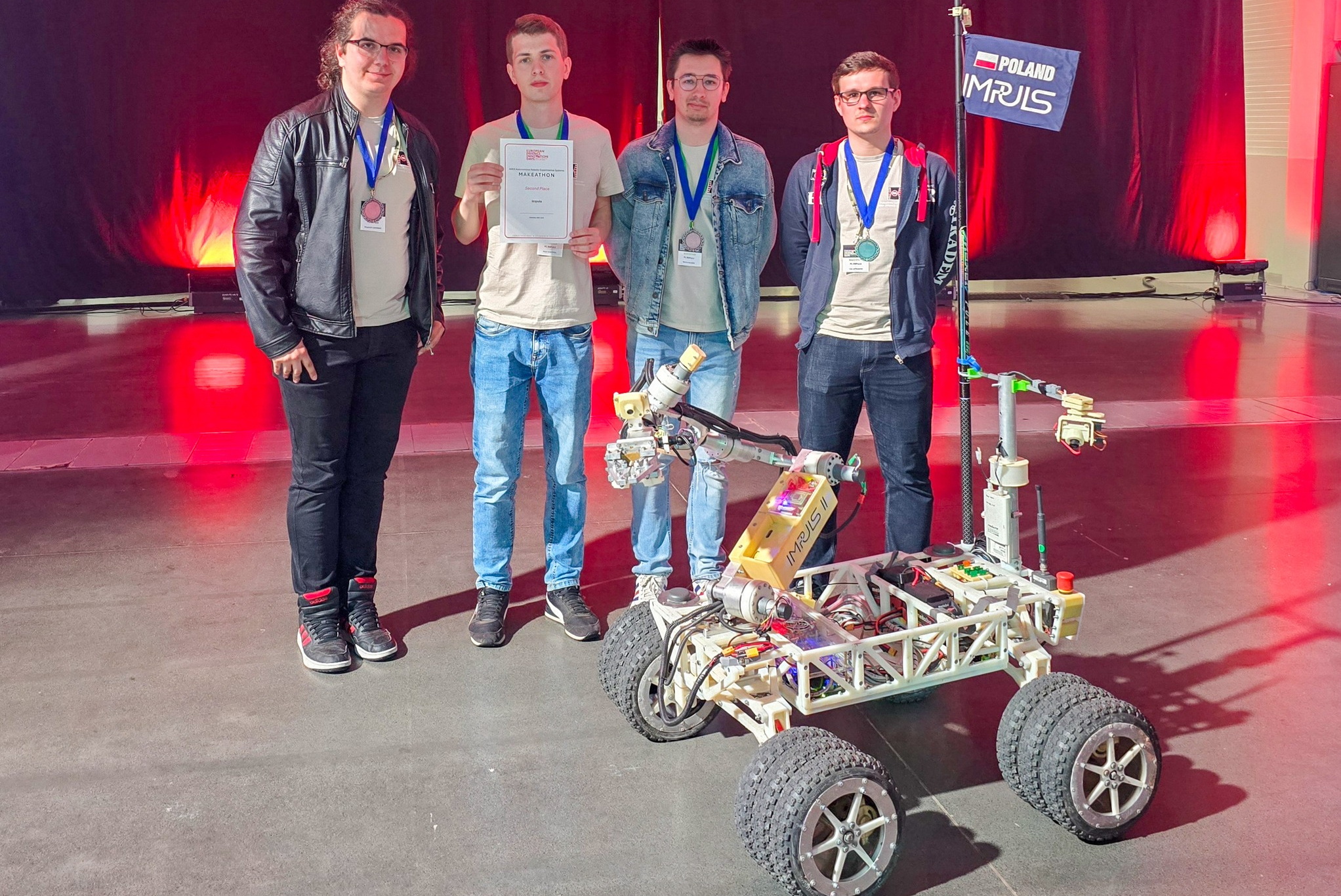 Srebro za robota działającego w niebezpiecznych warunkach