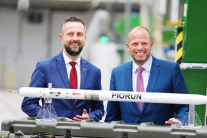 12.05.2025. Skarżysko-Kamienna. Podpisanie listu intencyjnego w sprawie zakupu przez Belgię zestawów rakietowych Piorun / Fot. Wiktor Taszłow - Radio Kielce