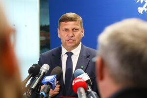 15.05.2025. Kielce. Konferencja prasowa Michała Skotnickiego, wicewojewody świętokrzyskiego dot. konkursu na dyrektora Teatru im. Stefana Żeromskiego w Kielcach / Fot. Wiktor Taszłow - Radio Kielce