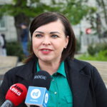 15.05.2025. Kielce. Prezentacja nowego wiceprezydenta Kielc przed ratuszem. Na zdjęciu: Aneta Boroń, nowy wiceprezydent Kielc / Fot. Wiktor Taszłow - Radio Kielce