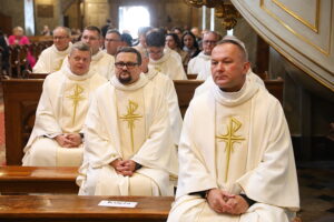 17.05.2025. Kielce. Bazylika katedralna. Święcenia diakonatu / Fot. Wiktor Taszłow - Radio Kielce