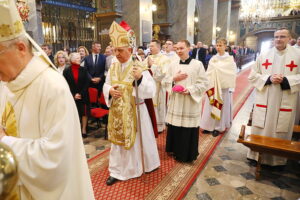 17.05.2025. Kielce. Bazylika katedralna. Święcenia diakonatu / Fot. Wiktor Taszłow - Radio Kielce
