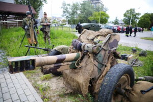 17.05.2025. Kielce. Skwer Edmunda Niziurskiego. Piknik historyczny z okazji 81. rocznicy bitwy o Monte Cassino / Fot. Wiktor Taszłow - Radio Kielce