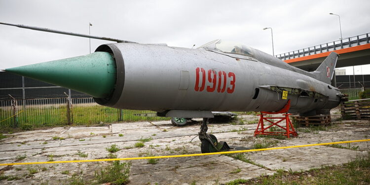 Samolot MiG-21PF jedną z atrakcji kieleckiej Nocy Muzeów