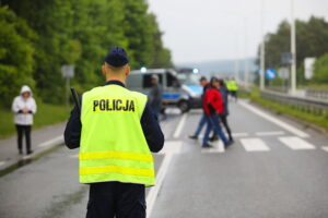 Brzeziny i Radkowice protestują. Zablokowali ważną drogę - Radio Kielce
