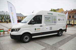 23.05,2025. Kielce. rynek. Terapiobus. Mobilny gabinet terapeutyczny / Fot. Wiktor Taszłow - Radio Kielce