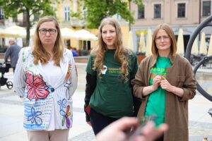 23.05,2025. Kielce. rynek. Terapiobus. Mobilny gabinet terapeutyczny / Fot. Wiktor Taszłow - Radio Kielce