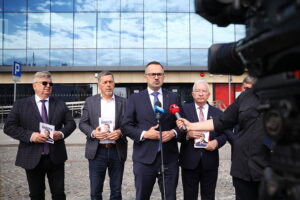 Karol Nawrocki gwarantem CPK? Działacze PiS nie mają wątpliwości - Radio Kielce