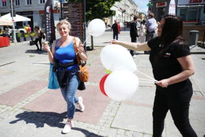 Kielce. „Budzenie Sienkiewki”. Audycja Radia Kielce „Coraz bliżej weekend” / Fot. Wiktor Taszłow – Radio Kielce
