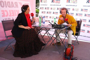 Kielce. „Budzenie Sienkiewki”. Audycja Radia Kielce „Coraz bliżej weekend” / Fot. Wiktor Taszłow – Radio Kielce