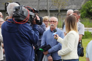 28.05.2025. Brzeziny. Program "Interwencja" Radia Kielce i TVP3 Kielce / Fot. Wiktor Taszłow - Radio Kielce