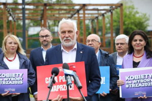 29.05.2025. Kielce. Konferencja Radnych Województwa Świętokrzyskiego. Na zdjęciu (w środku): Lucjan Pietrzczyk - poseł / Fot. Wiktor Taszłow - Radio Kielce