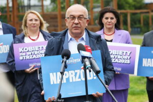 29.05.2025. Kielce. Konferencja Radnych Województwa Świętokrzyskiego. Na zdjęciu (w środku): Jerzy Materek - radny sejmiku województwa / Fot. Wiktor Taszłow - Radio Kielce