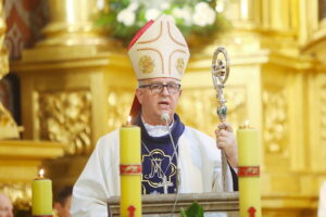 03.05.2025. Kielce. Msza święta otwierająca świętokrzyskie obchody Święta Konstytucji 3 Maja. Na zdjęciu: biskup Jan Piotrowski / Fot. Wiktor Taszłow - Radio Kielce