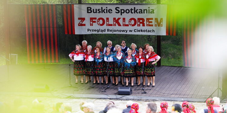 04.05.2025. Ciekoty, Szklany Dom. Eliminacje do 49. Buskich Spotkań z Folklorem. / Fot. Wiktor Taszłow - Radio Kielce