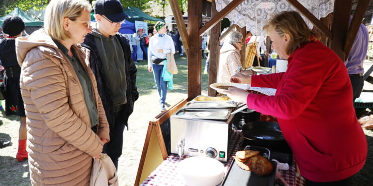 04.05.2025. Tokarnia. 9. Świętokrzyski Festiwal Smaków / Fot. Wiktor Taszłow - Radio Kielce