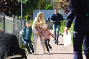 07.05.2025. Kielce. Zdjęcia z planu spotu edukacyjnego, jaki kieleckie starostwo powiatowe przygotowuje we współpracy z Komendą Miejską Policji w Kielcach / Fot. Wiktor Taszłow - Radio Kielce