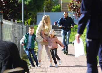 07.05.2025. Kielce. Zdjęcia z planu spotu edukacyjnego, jaki kieleckie starostwo powiatowe przygotowuje we współpracy z Komendą Miejską Policji w Kielcach / Fot. Wiktor Taszłow - Radio Kielce