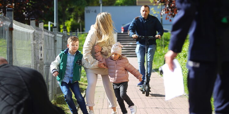 07.05.2025. Kielce. Zdjęcia z planu spotu edukacyjnego, jaki kieleckie starostwo powiatowe przygotowuje we współpracy z Komendą Miejską Policji w Kielcach / Fot. Wiktor Taszłow - Radio Kielce