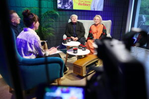 „Dzień Dobry, to Ja! Rozmowy inne niż wszystkie w Radiu Kielce”. Na zdjęciu (od lewej): Magda Galas-Klusek, Tomek Dudek, Mirosław Bieliński, Teresa Bielińska / Fot. Wiktor Taszłow – Radio Kielce
