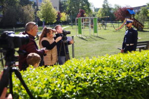 07.05.2025. Kielce. Zdjęcia z planu spotu edukacyjnego, jaki kieleckie starostwo powiatowe przygotowuje we współpracy z Komendą Miejską Policji w Kielcach / Fot. Wiktor Taszłow - Radio Kielce