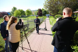 07.05.2025. Kielce. Zdjęcia z planu spotu edukacyjnego, jaki kieleckie starostwo powiatowe przygotowuje we współpracy z Komendą Miejską Policji w Kielcach / Fot. Wiktor Taszłow - Radio Kielce