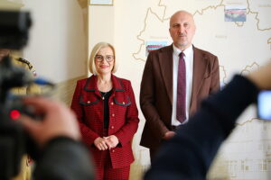 07.05.2025. Kielce. Urząd Marszałkowski Województwa Świętokrzyskiego. Podpisanie umowy na wsparcie z budżetu województwa Państwowej Straży Pożarnej / Fot. Wiktor Taszłow – Radio Kielce