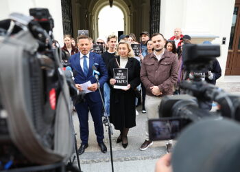 Do kogo należy teatr? Kieleccy radni poparli aktorów Żeromskiego