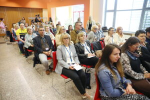09.05.2025. Kielce. Targi Kielce. Konferencja na temat tego, jak budować nową ścieżkę kariery po 45. roku życia / Fot. Wiktor Taszłow - Radio Kielce