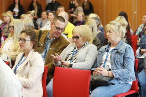 09.05.2025. Kielce. Targi Kielce. Konferencja na temat tego, jak budować nową ścieżkę kariery po 45. roku życia / Fot. Wiktor Taszłow - Radio Kielce