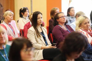 09.05.2025. Kielce. Targi Kielce. Konferencja na temat tego, jak budować nową ścieżkę kariery po 45. roku życia / Fot. Wiktor Taszłow - Radio Kielce
