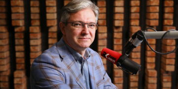 12.05.2025. Radio Kielce. Rozmowa Dnia. Na zdjęciu: Adam Jarubas - europoseł PSL / Fot. Wiktor Taszłow - Radio Kielce