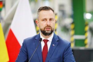 12.05.2025. Skarżysko-Kamienna. Podpisanie listu intencyjnego w sprawie zakupu przez Belgię zestawów rakietowych Piorun / Fot. Wiktor Taszłow - Radio Kielce