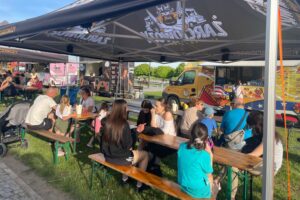 03.05.2025. Sandomierz. Festiwal food trucków / Fot. Grażyna Szlęzak - Radio Kielce