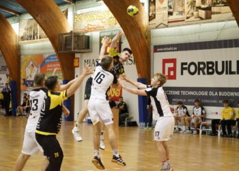 Pora odczarować własną halę. KSSPR zmierzy się z Trójką Ostrołęka