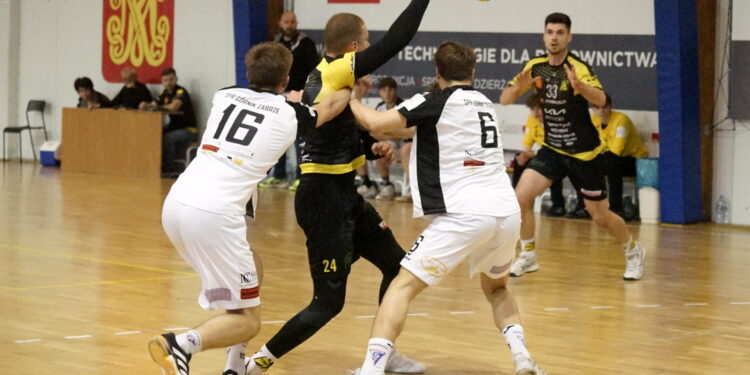 17.05.2025. Końskie. I liga piłki ręcznej. KSSPR Końskie - SPR Górnik Zabrze / Fot. Kamil Król - Radio Kielce