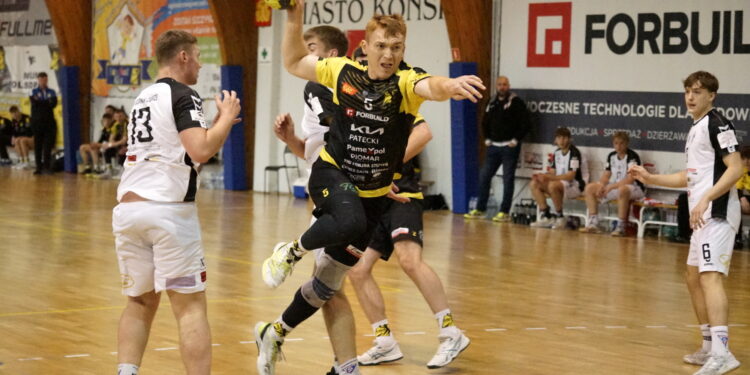 17.05.2025. Końskie. I liga piłki ręcznej. KSSPR Końskie - SPR Górnik Zabrze / Fot. Kamil Król - Radio Kielce