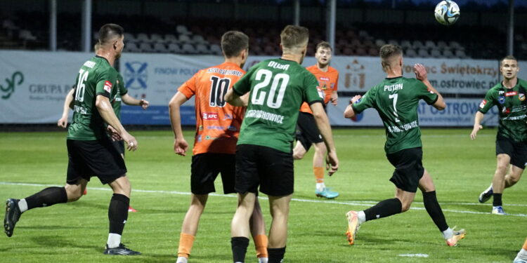 21.05.2025. Ostrowiec Św. Betclic III liga. Star Starachowice - KSZO 1929 / fot. Kamil Król - Radio Kielce