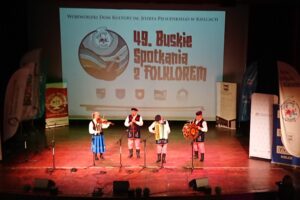 18.05.2025. Busko-Zdrój. 49. Buskie Spotkania z Folklorem / Fot. Leszek Ślusarski - Radio Kielce
