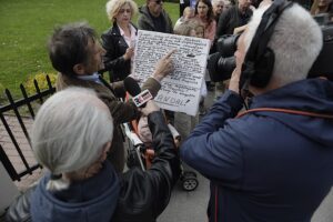 07.05.2025. Brzegi. Mieszkańcy przeciwni budowie fermy drobiu / Fot. Jarosław Kubalski - Radio Kielce