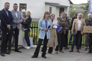 07.05.2025. Brzegi. Mieszkańcy przeciwni budowie fermy drobiu / Fot. Jarosław Kubalski - Radio Kielce